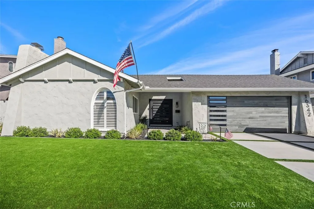 16342 Gentry, Huntington Beach, California 92647 home-pic-2