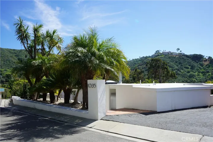 1035 Dyer Place, Laguna Beach, California 92651