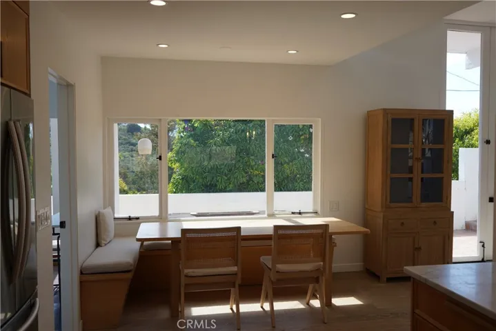 Kitchen/dining nook