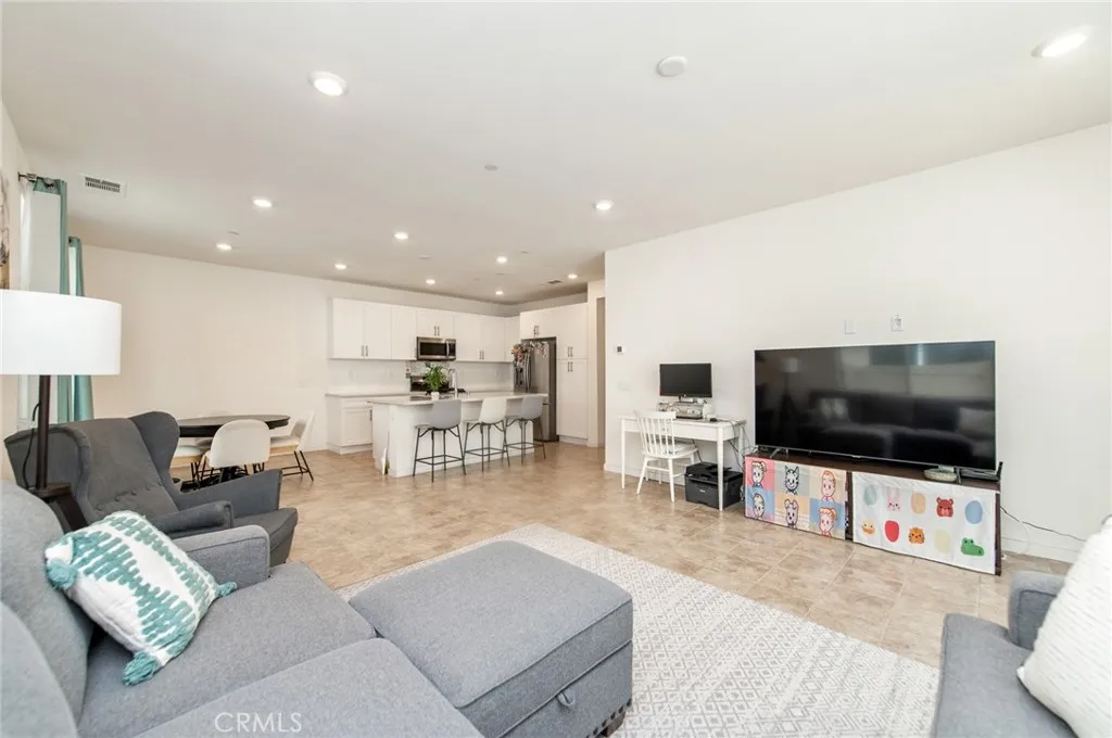 3675 S Nexa Paseo, Ontario, California 91761 home-pic-10
