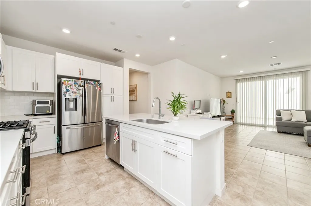 3675 S Nexa Paseo, Ontario, California 91761 home-pic-2