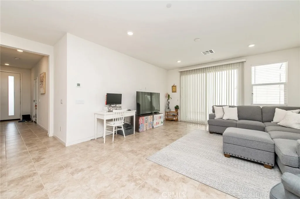 3675 S Nexa Paseo, Ontario, California 91761 home-pic-11