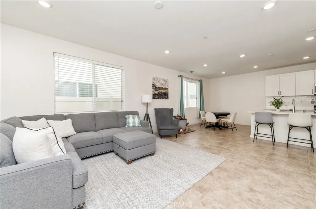 3675 S Nexa Paseo, Ontario, California 91761 home-pic-9