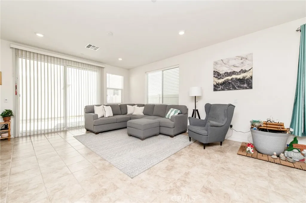 3675 S Nexa Paseo, Ontario, California 91761 home-pic-8