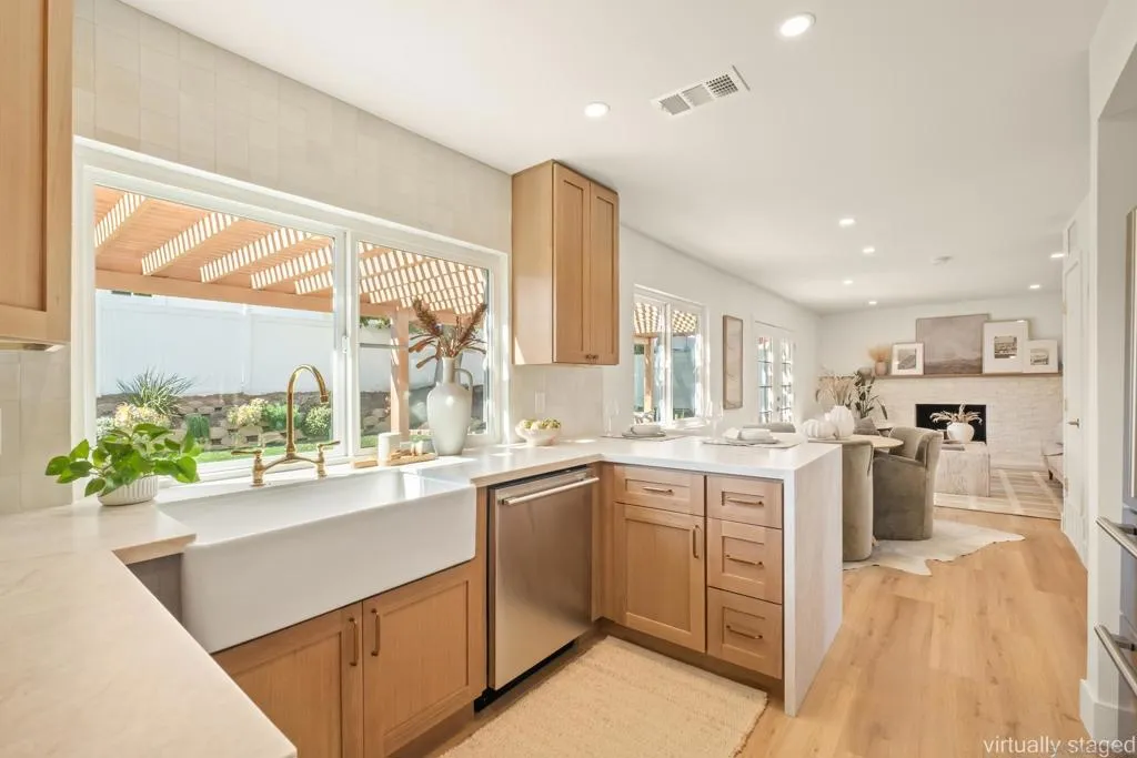 14334 Sandown Ct, Poway, California 92064 home-pic-5