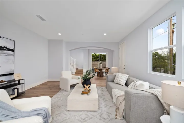 11237 Gladhill Road 4, Whittier, California 90604