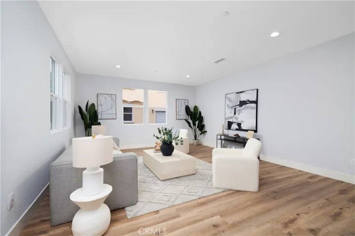 11237 Gladhill Road 4, Whittier, California 90604
