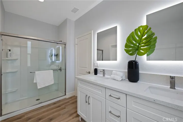 11237 Gladhill Road 4, Whittier, California 90604