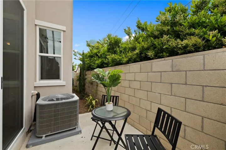 11237 Gladhill Road 4, Whittier, California 90604