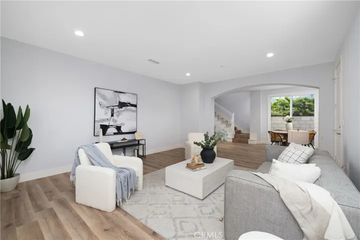 11237 Gladhill Road 4, Whittier, California 90604