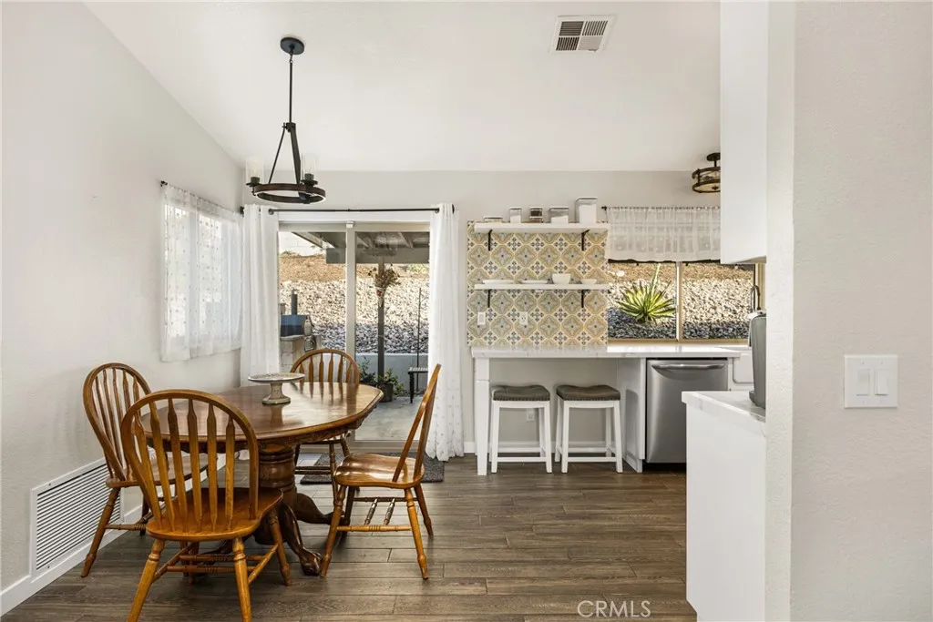 1116 W Craig, Rialto, California 92377 home-pic-7