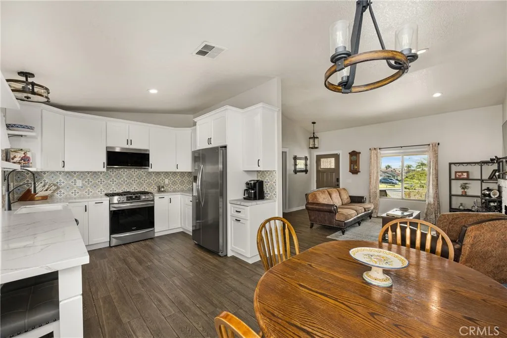 1116 W Craig, Rialto, California 92377 home-pic-11