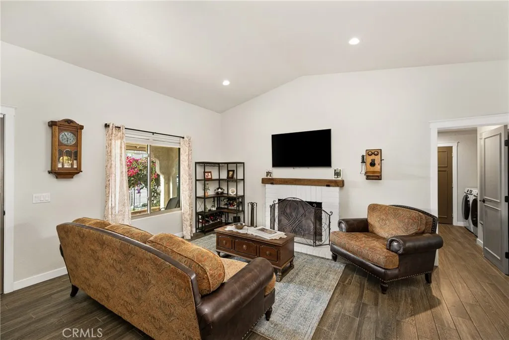 1116 W Craig, Rialto, California 92377 home-pic-3
