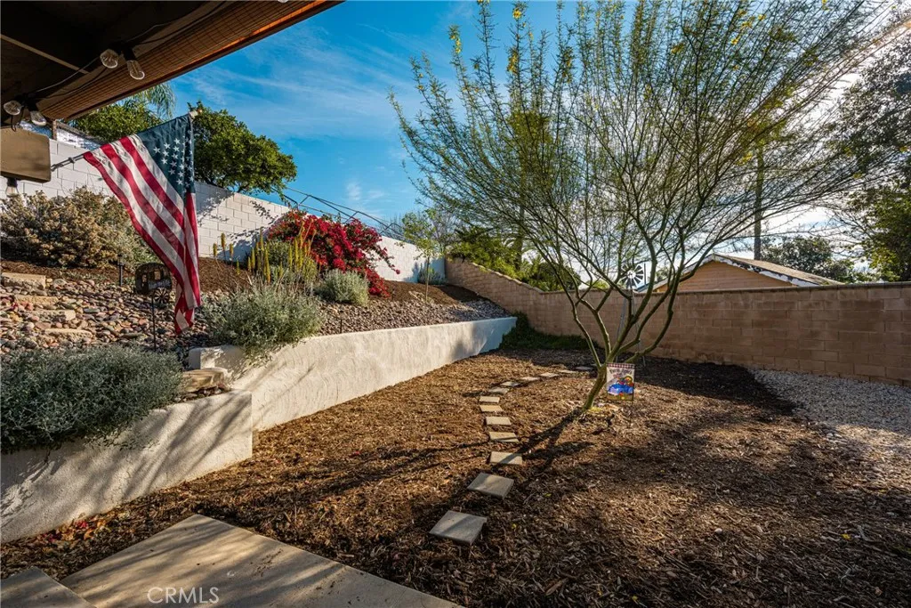 1116 W Craig, Rialto, California 92377 home-pic-24