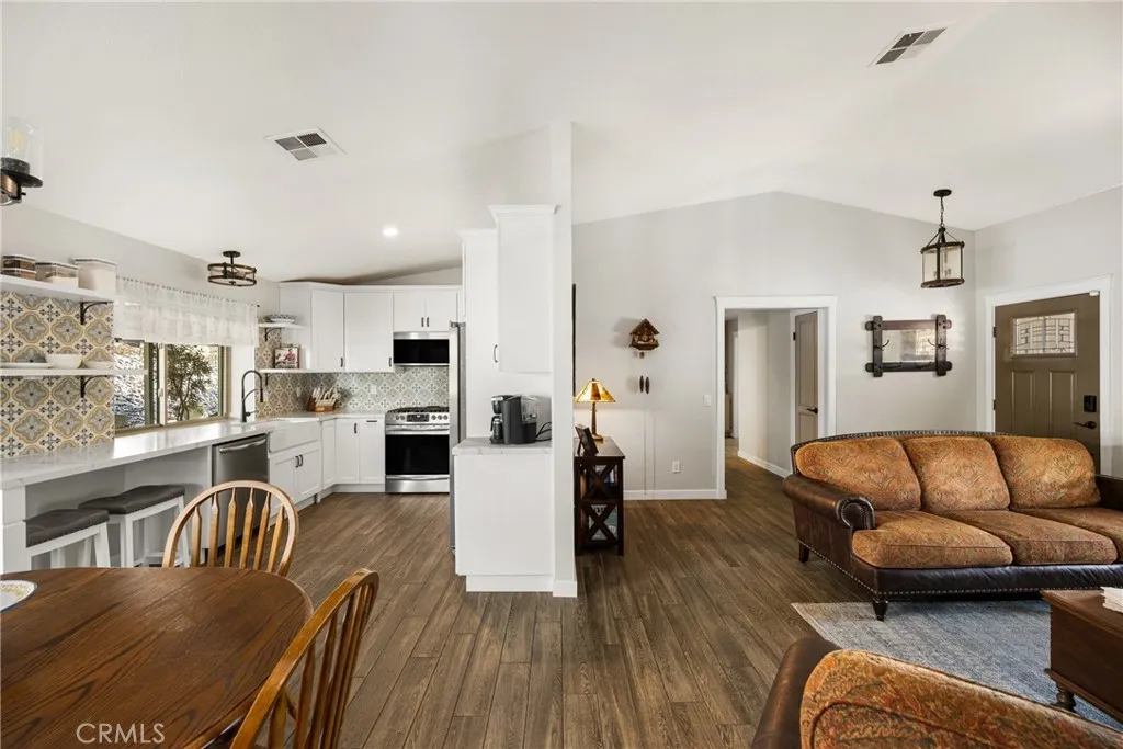 1116 W Craig, Rialto, California 92377 home-pic-8