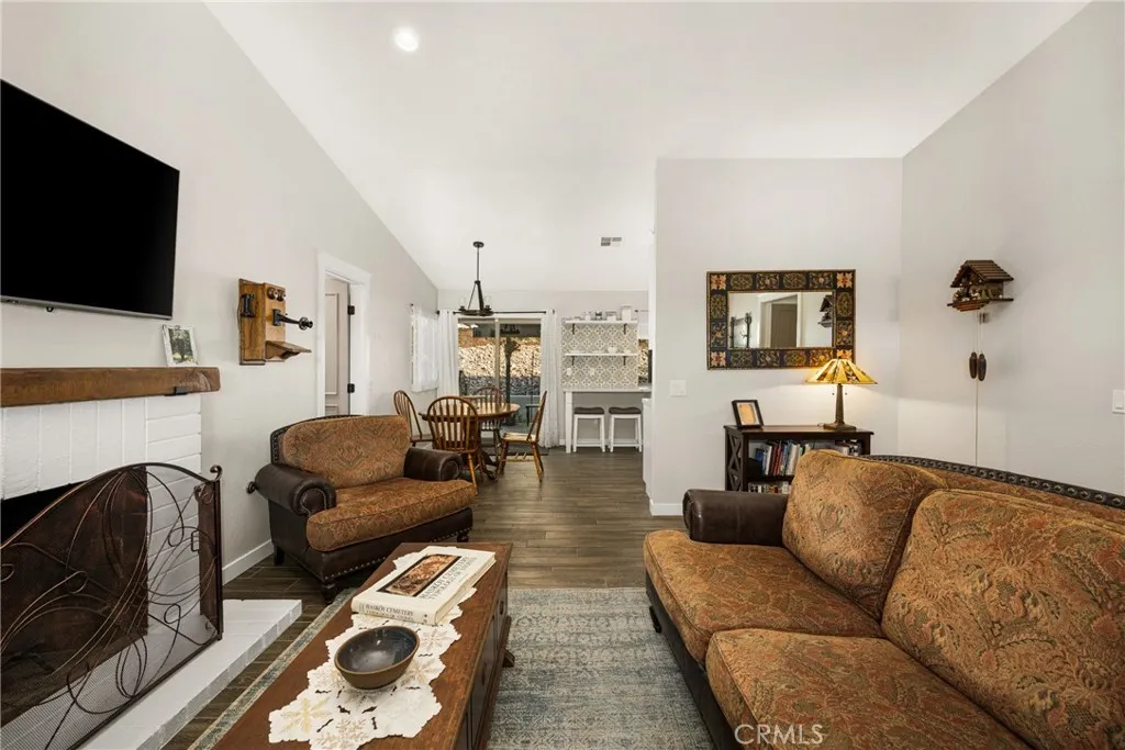 1116 W Craig, Rialto, California 92377 home-pic-6