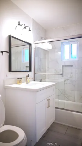 Main House - Bathroom #1