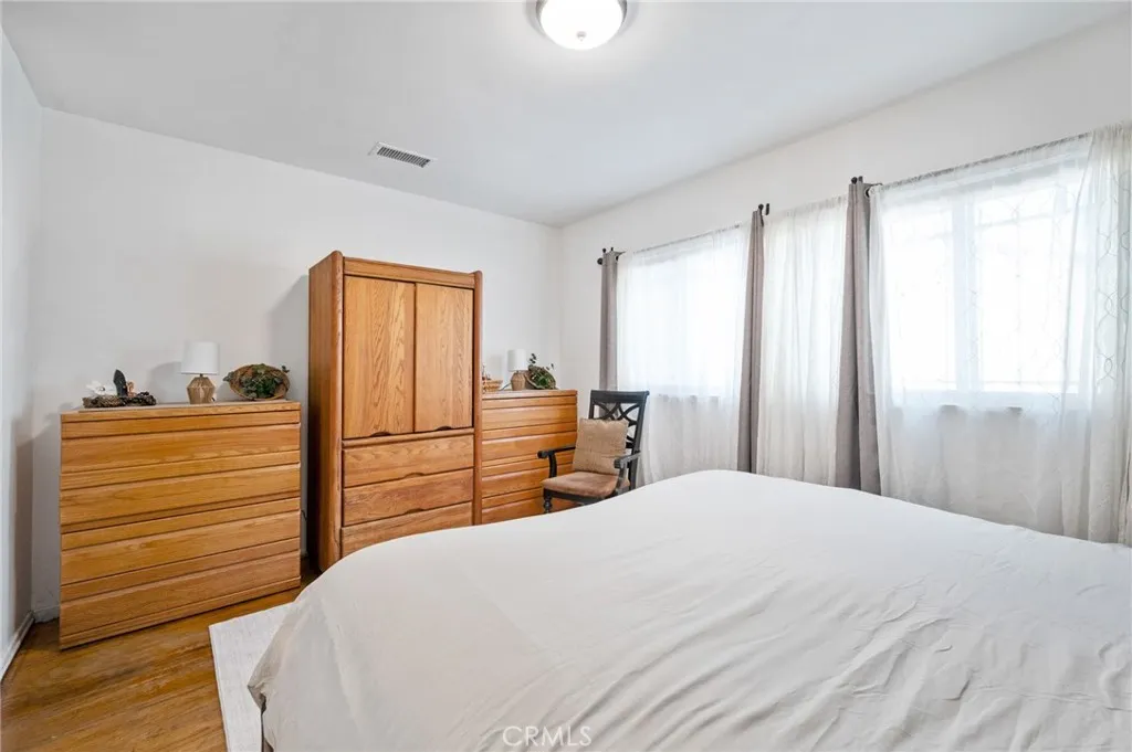 10725 S 8th Avenue, Inglewood, California 90303 home-pic-29