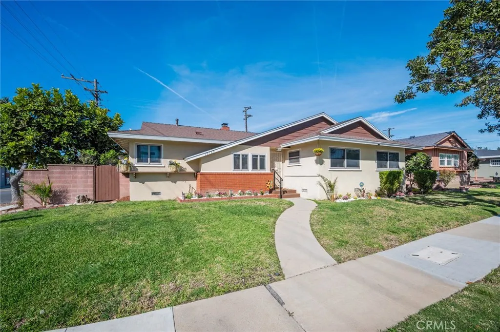 10725 S 8th Avenue, Inglewood, California 90303 home-pic-43