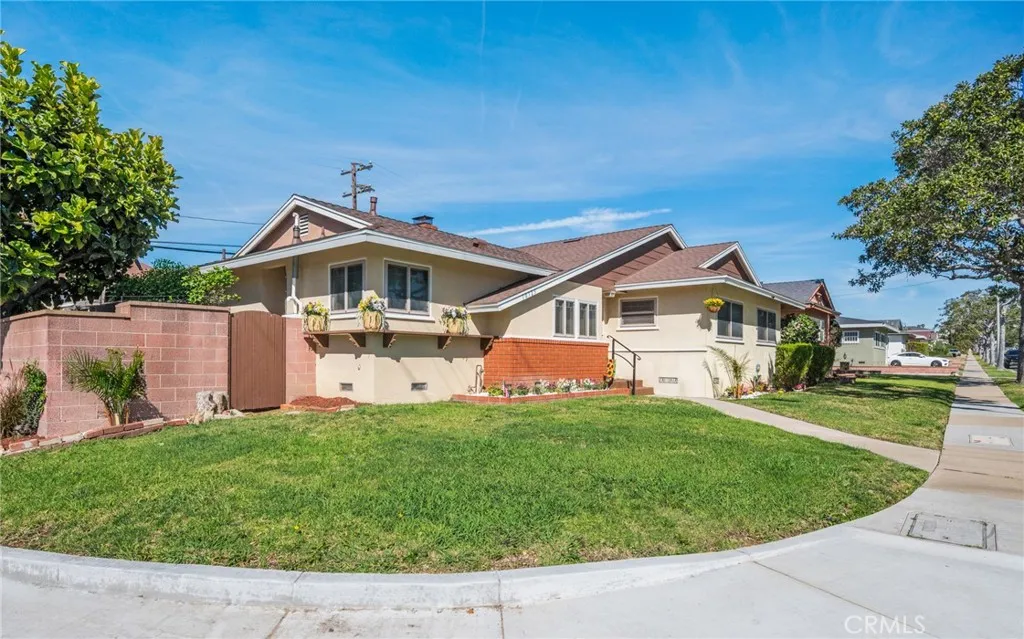 10725 S 8th Avenue, Inglewood, California 90303 home-pic-42