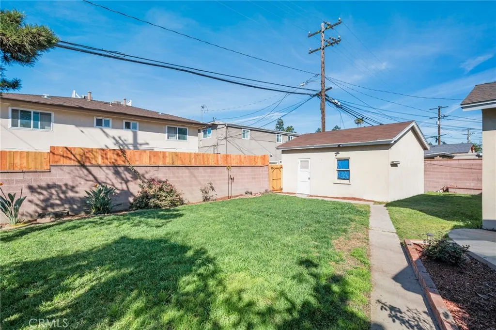 10725 S 8th Avenue, Inglewood, California 90303 home-pic-31