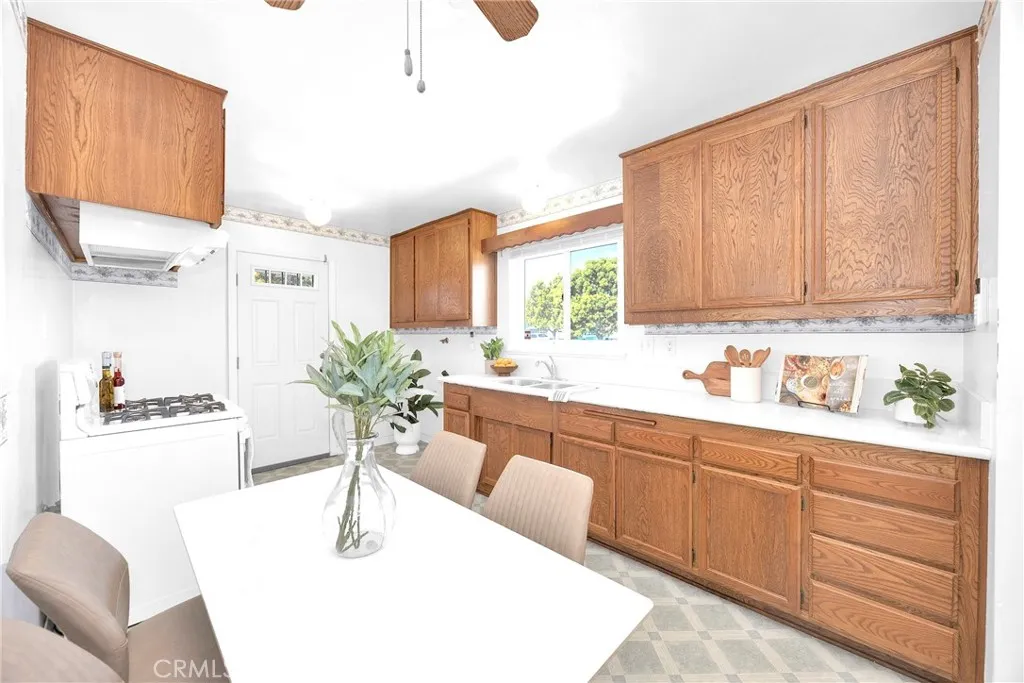 6490 Carolina Circle, Buena Park, California 90620 home-pic-7