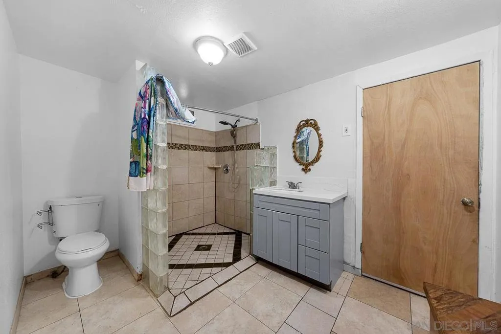 1465 S 40th St., San Diego, California 92113 home-pic-12