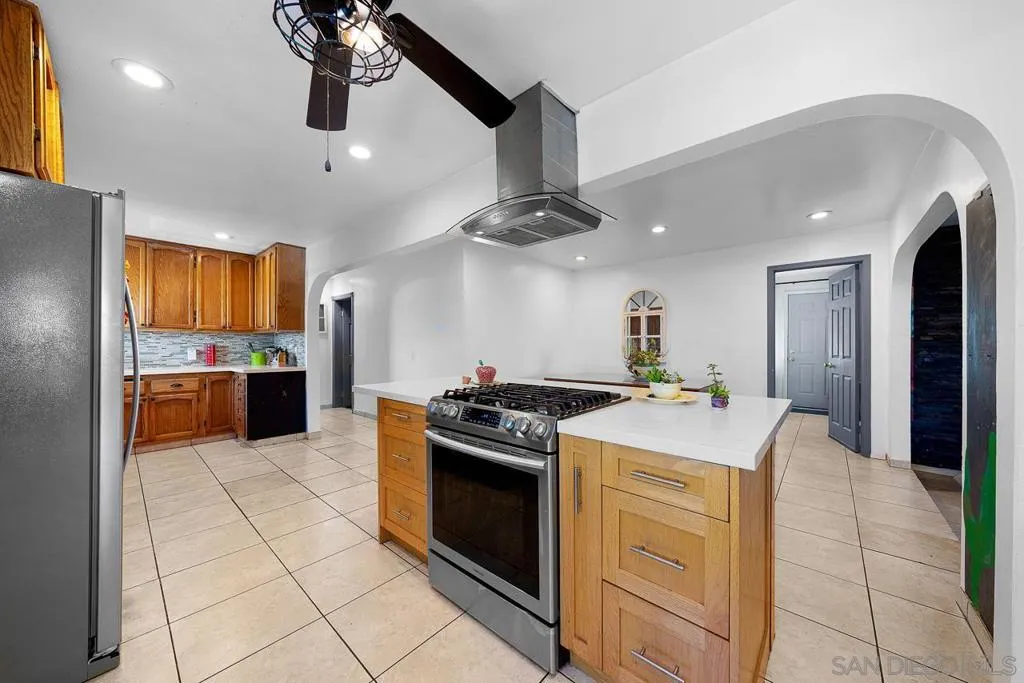 1465 S 40th St., San Diego, California 92113 home-pic-34