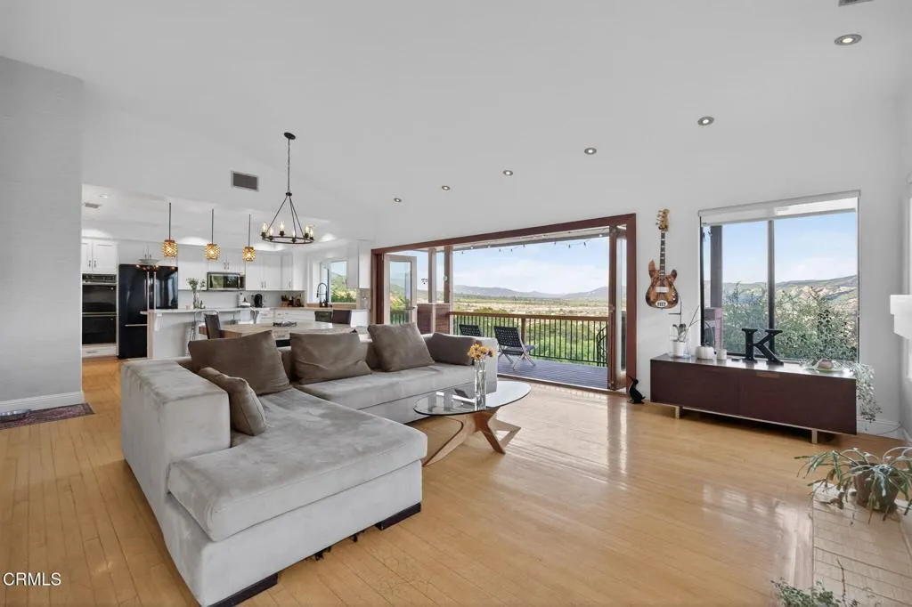 838 Crestview Court, Santa Paula, California 93060 home-pic-29