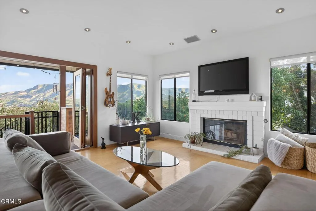 838 Crestview Court, Santa Paula, California 93060 home-pic-27