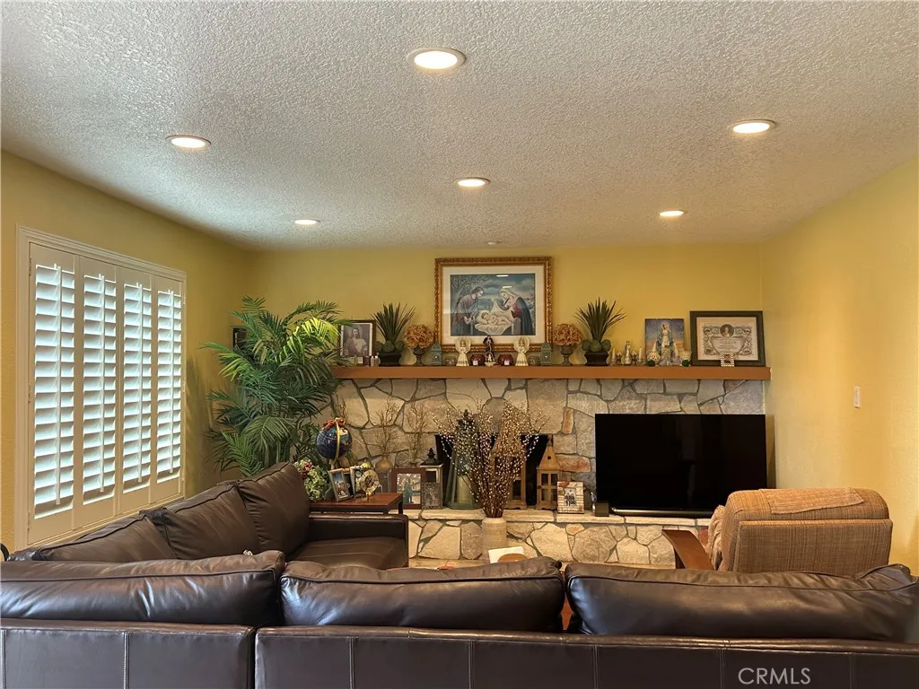 1140 W 22nd, Upland, California 91784 home-pic-10