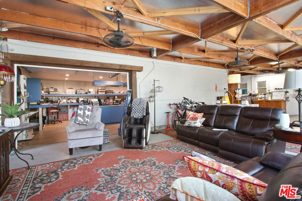 1644 N Wilmington Boulevard, Wilmington, California 90744 home-pic-5