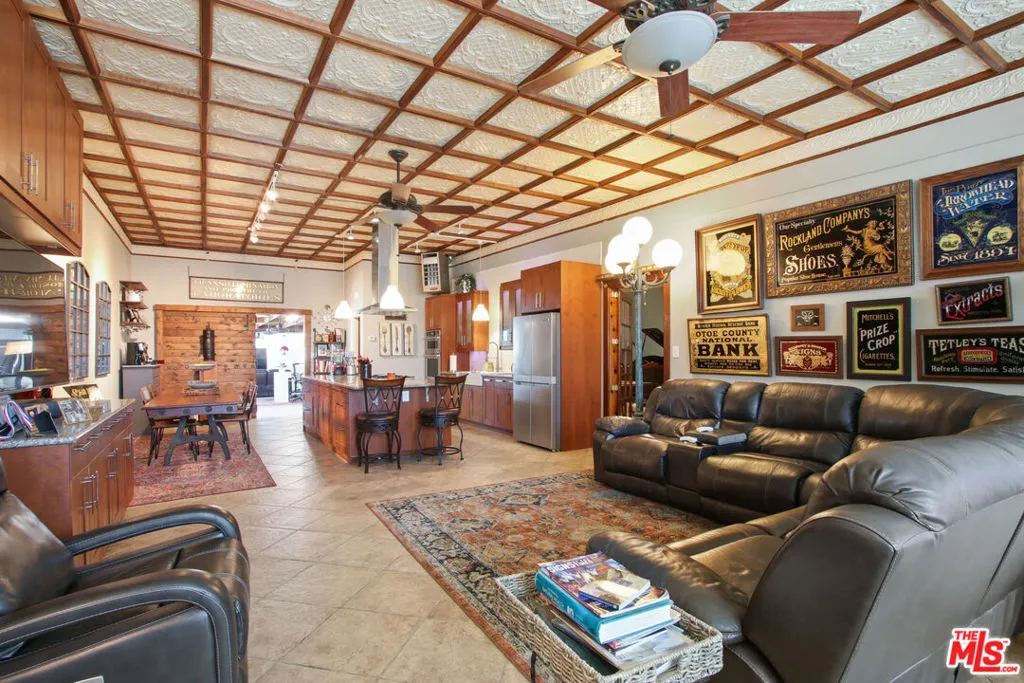1644 N Wilmington Boulevard, Wilmington, California 90744 home-pic-3