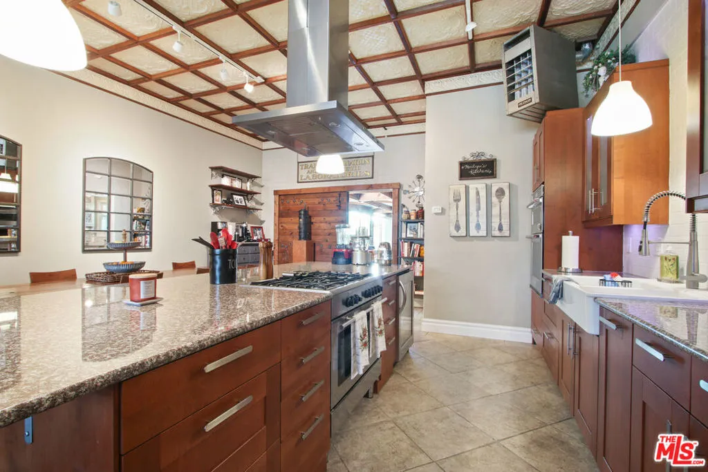 1644 N Wilmington Boulevard, Wilmington, California 90744 home-pic-2