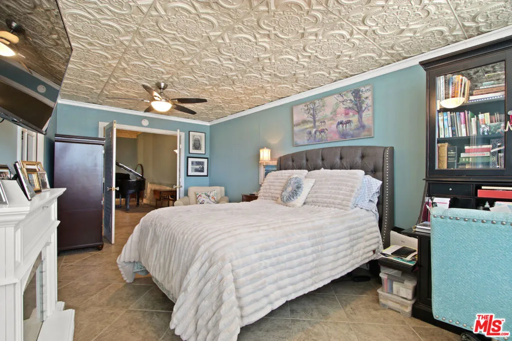 1644 N Wilmington Boulevard, Wilmington, California 90744 home-pic-10