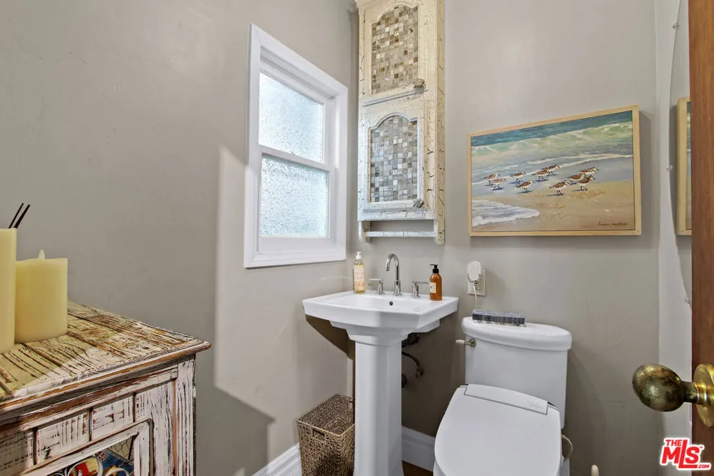 1644 N Wilmington Boulevard, Wilmington, California 90744 home-pic-16