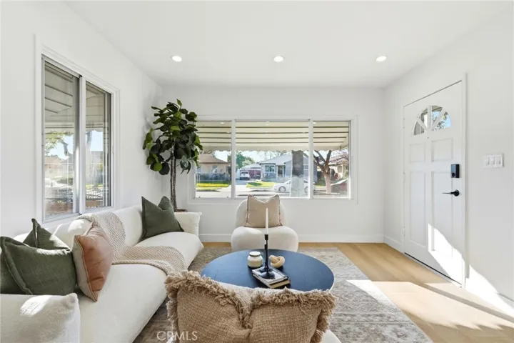2140 N Rose Street, Burbank, California 91505