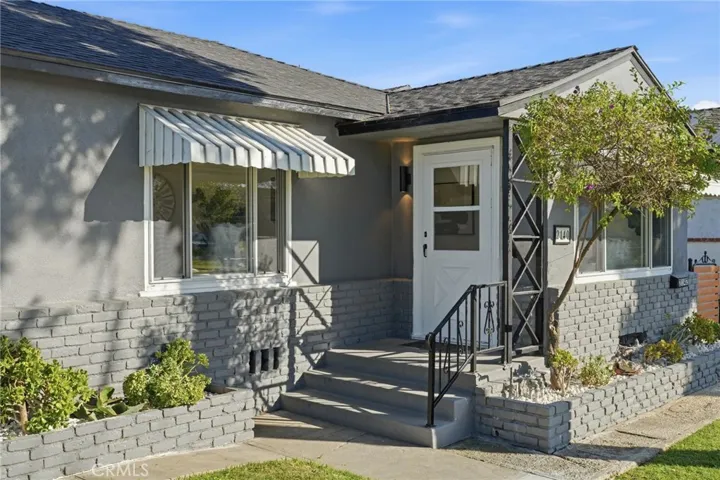 2140 N Rose Street, Burbank, California 91505