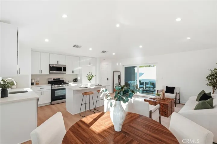2140 N Rose Street, Burbank, California 91505