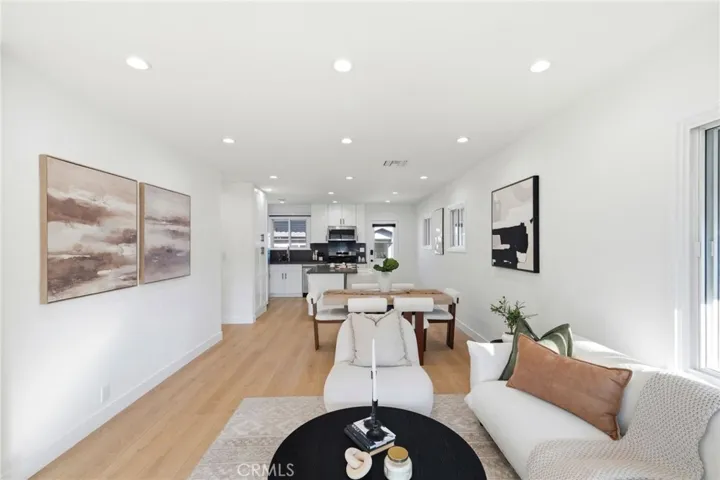 2140 N Rose Street, Burbank, California 91505