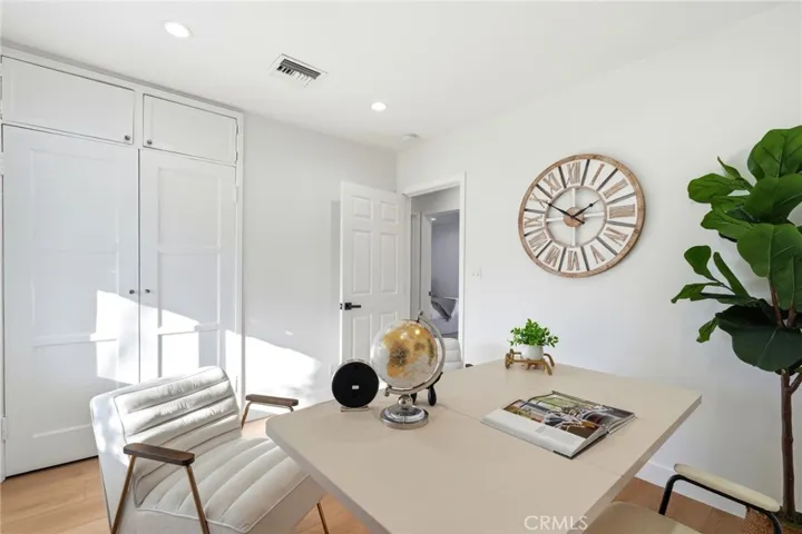 2140 N Rose Street, Burbank, California 91505