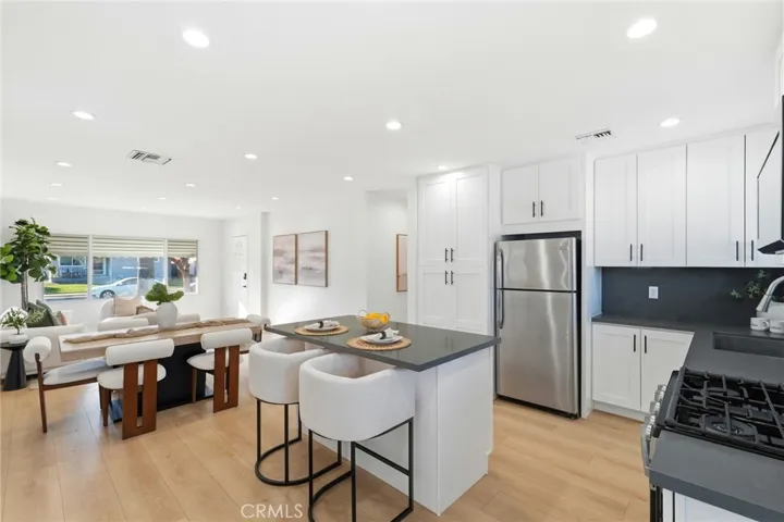 2140 N Rose Street, Burbank, California 91505