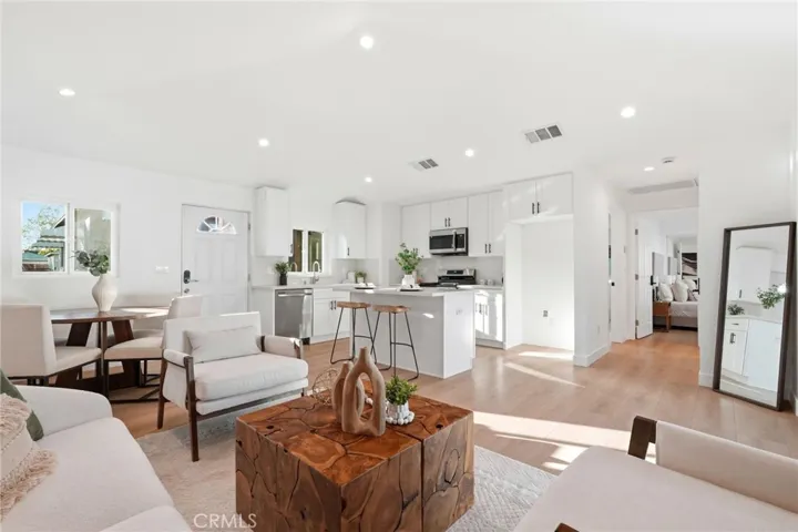 2140 N Rose Street, Burbank, California 91505