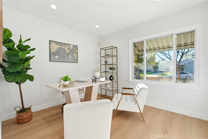 2140 N Rose Street, Burbank, California 91505
