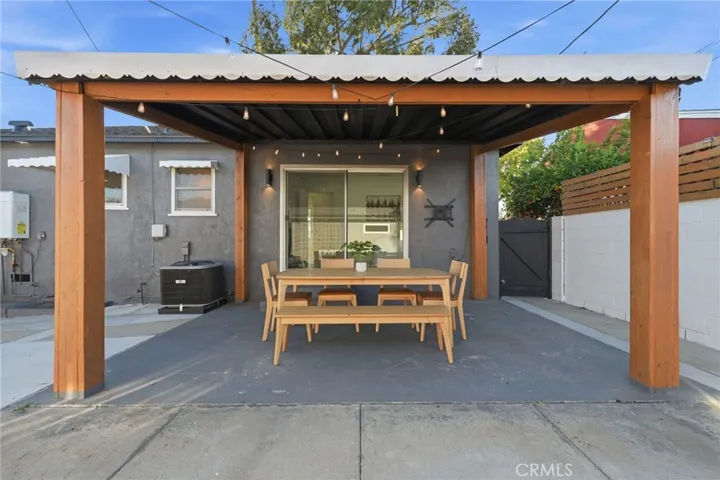 2140 N Rose Street, Burbank, California 91505
