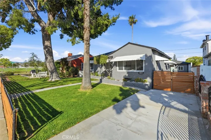 2140 N Rose Street, Burbank, California 91505