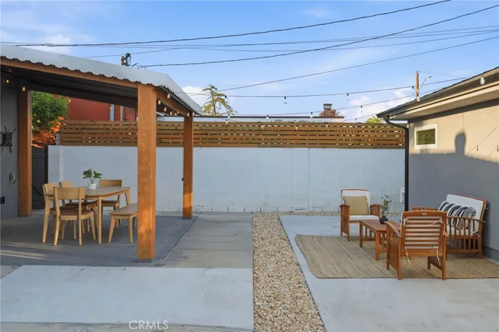 2140 N Rose Street, Burbank, California 91505