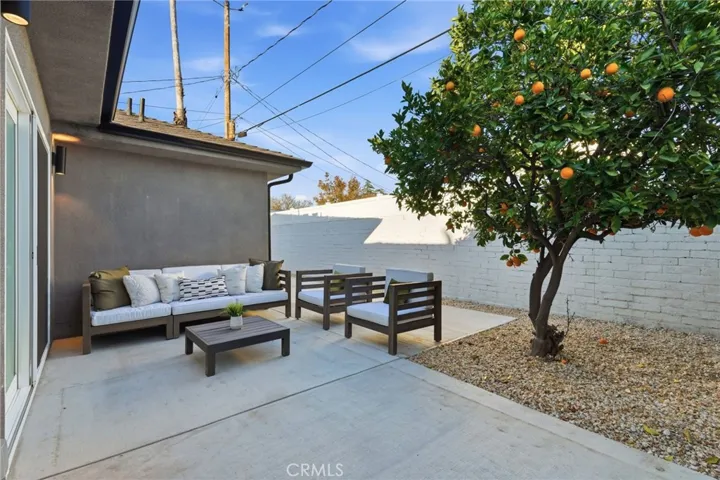 2140 N Rose Street, Burbank, California 91505