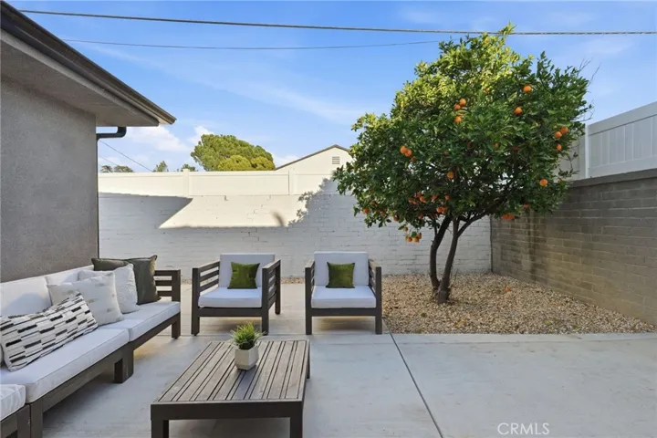 2140 N Rose Street, Burbank, California 91505