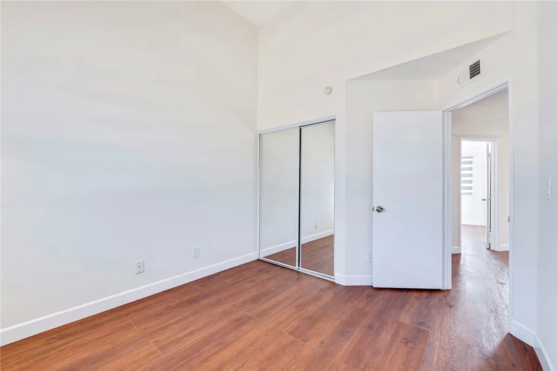 16331 Cornuta Avenue E, Bellflower, California 90706 home-pic-18